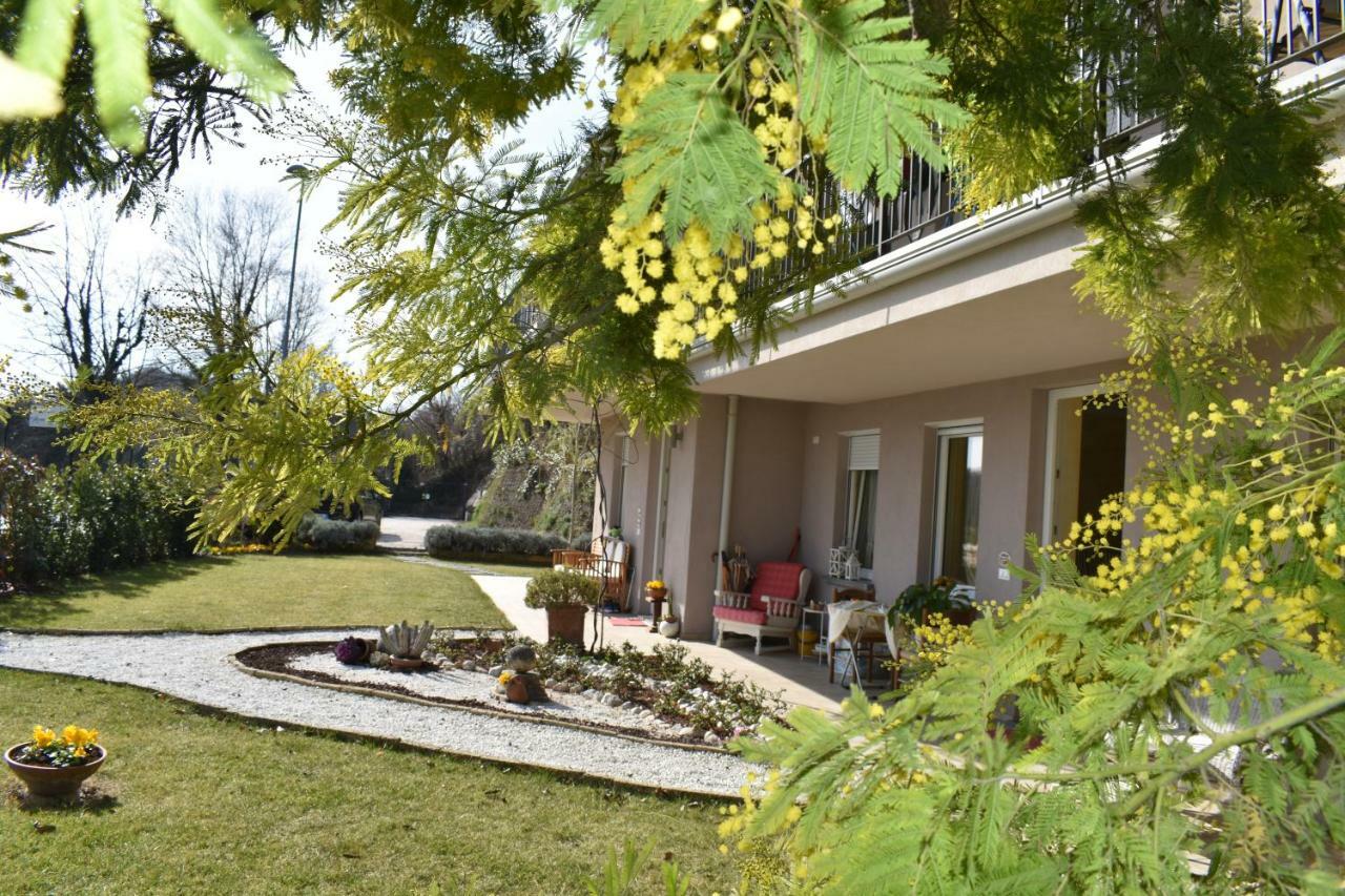 Mimosa Apartments Soiano Del Lago Exterior foto